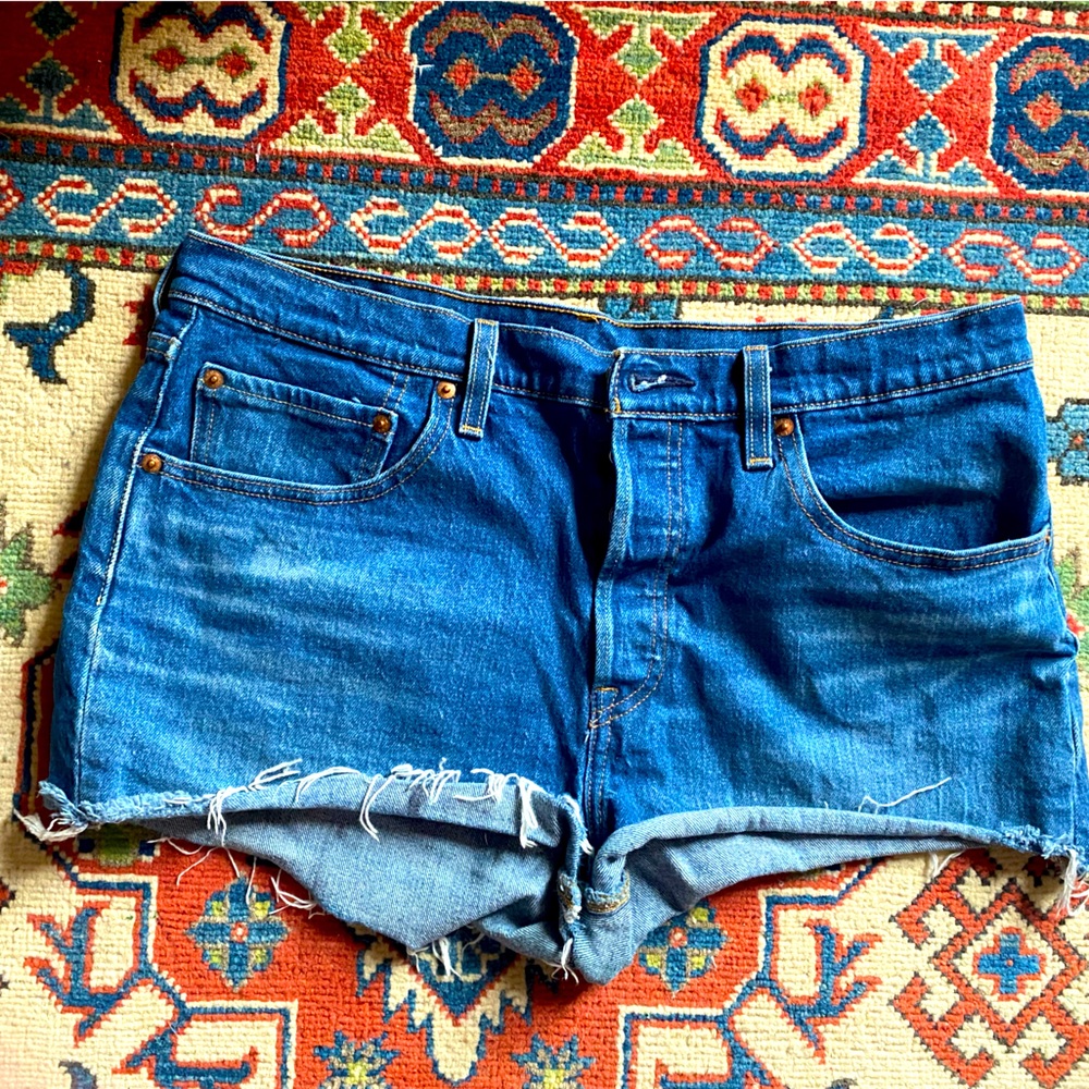 Levi’s 501 Denim Shorts Rough Hem (31)